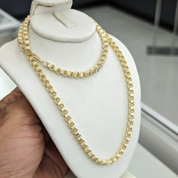 10kt Real Gold Box Byzentine chain 4.1mm 22 inches